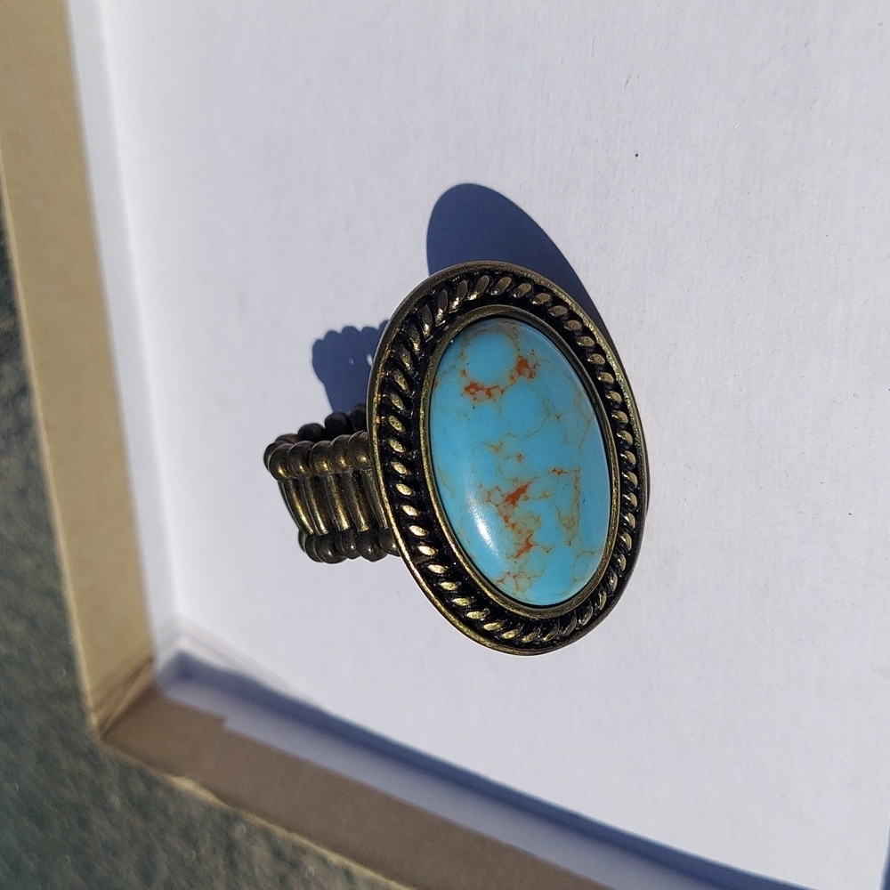 Oval‎ turquoise stretch cocktail ring